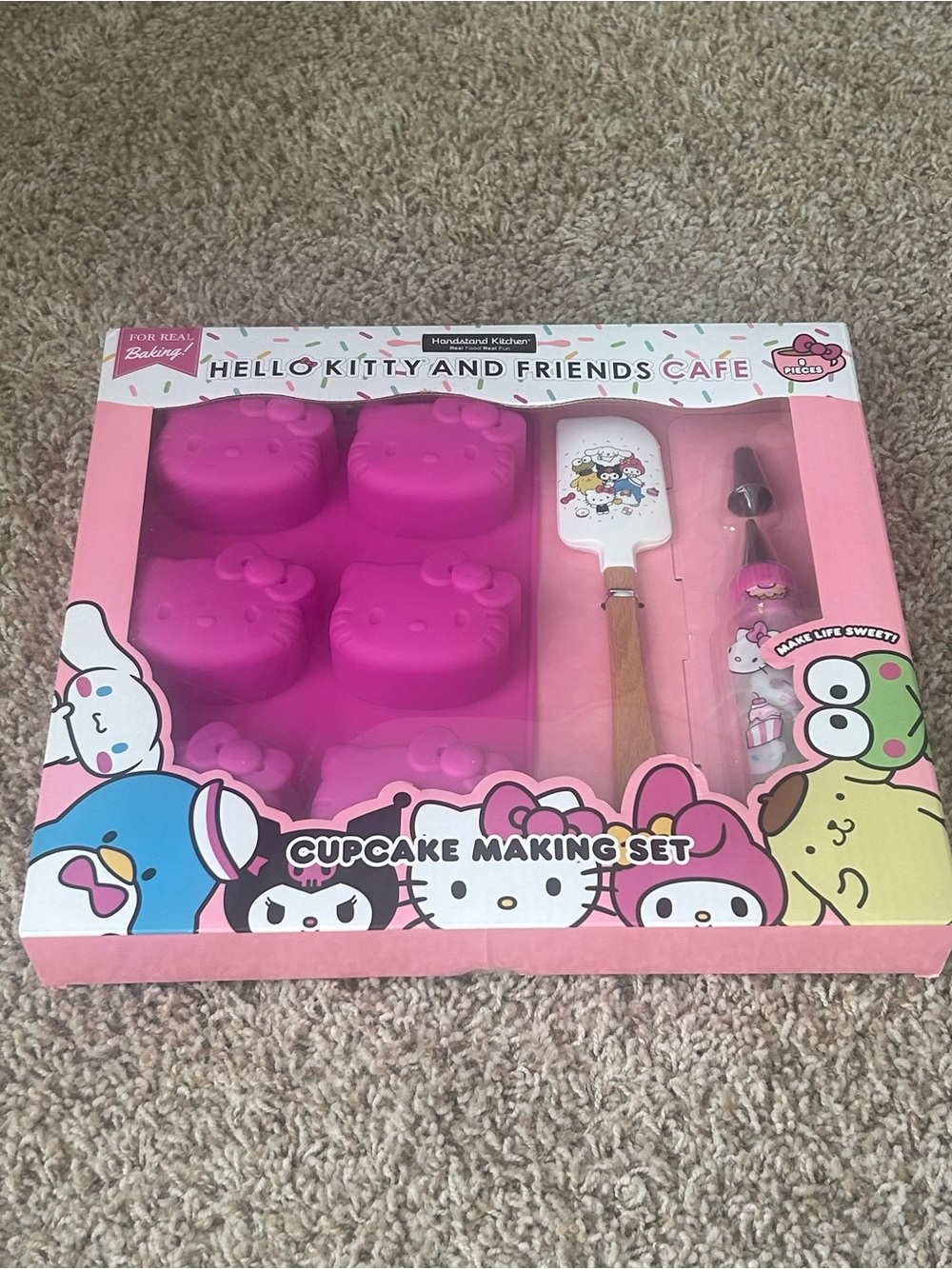 NWT ✨ Hello Kitty & Friends Pink Silicone Cupcake Baking Set
